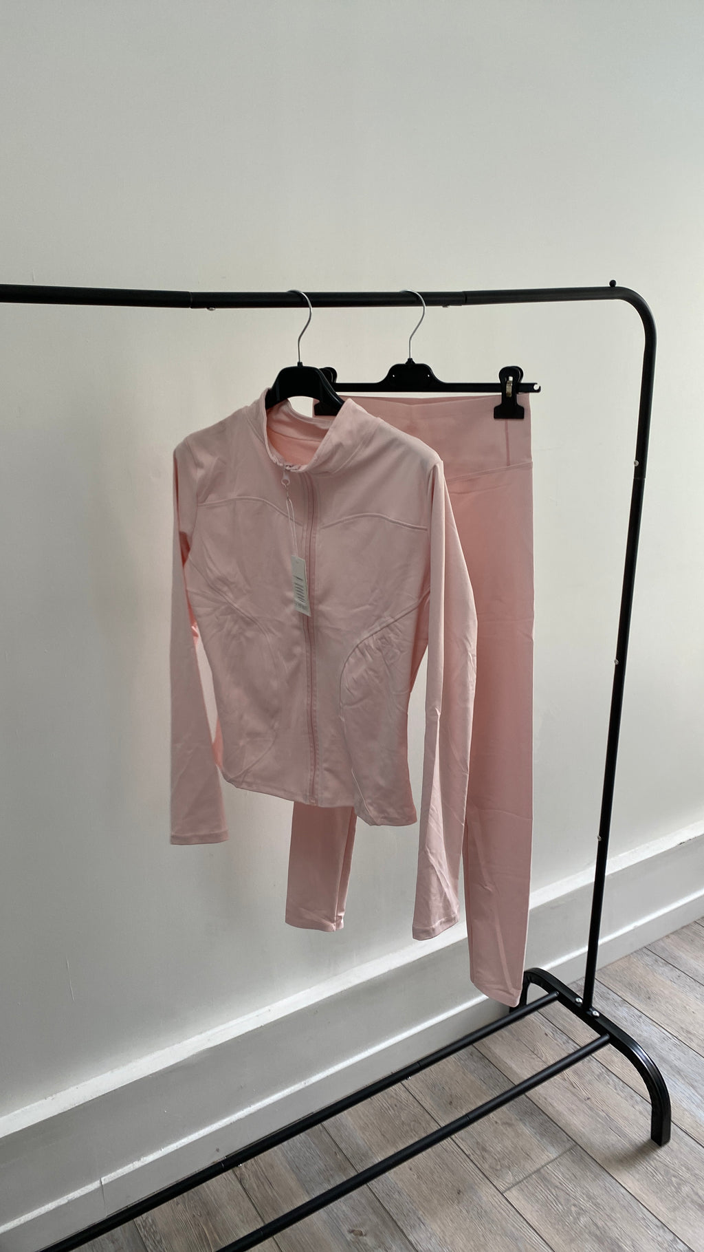 Ensemble sport rose Ania ￼