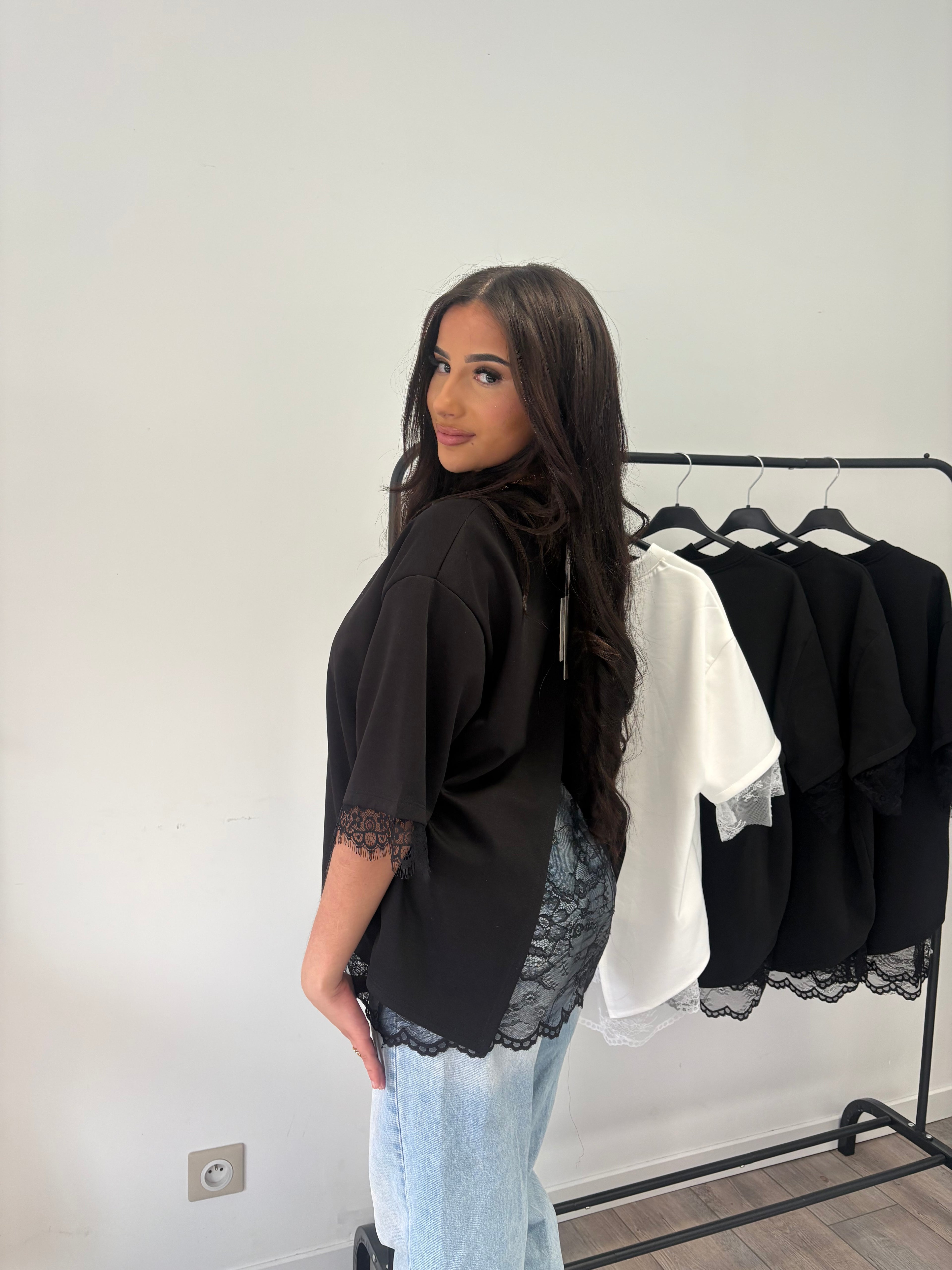 T-shirt ouvert dans le dos noir Marbella ￼
