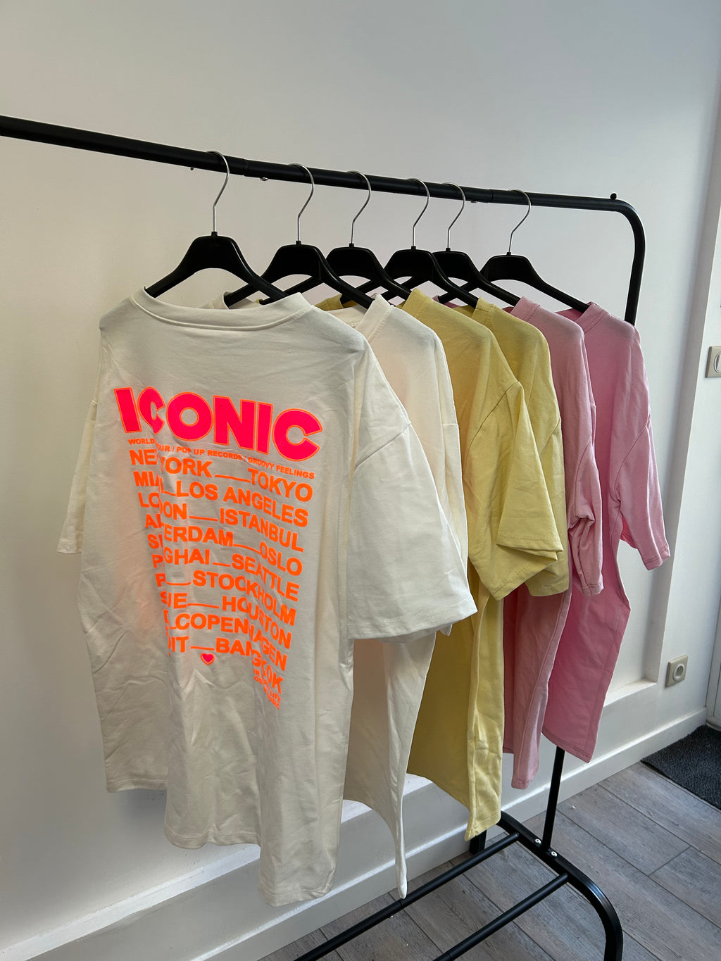 Tee shirt rose iconic