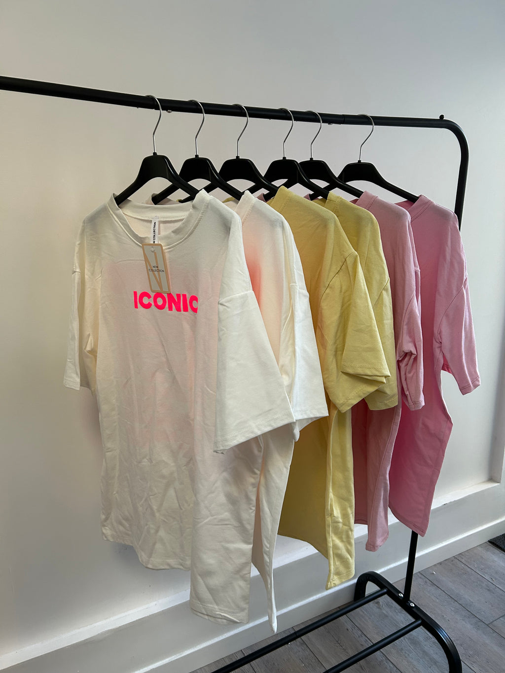 Tee shirt rose iconic